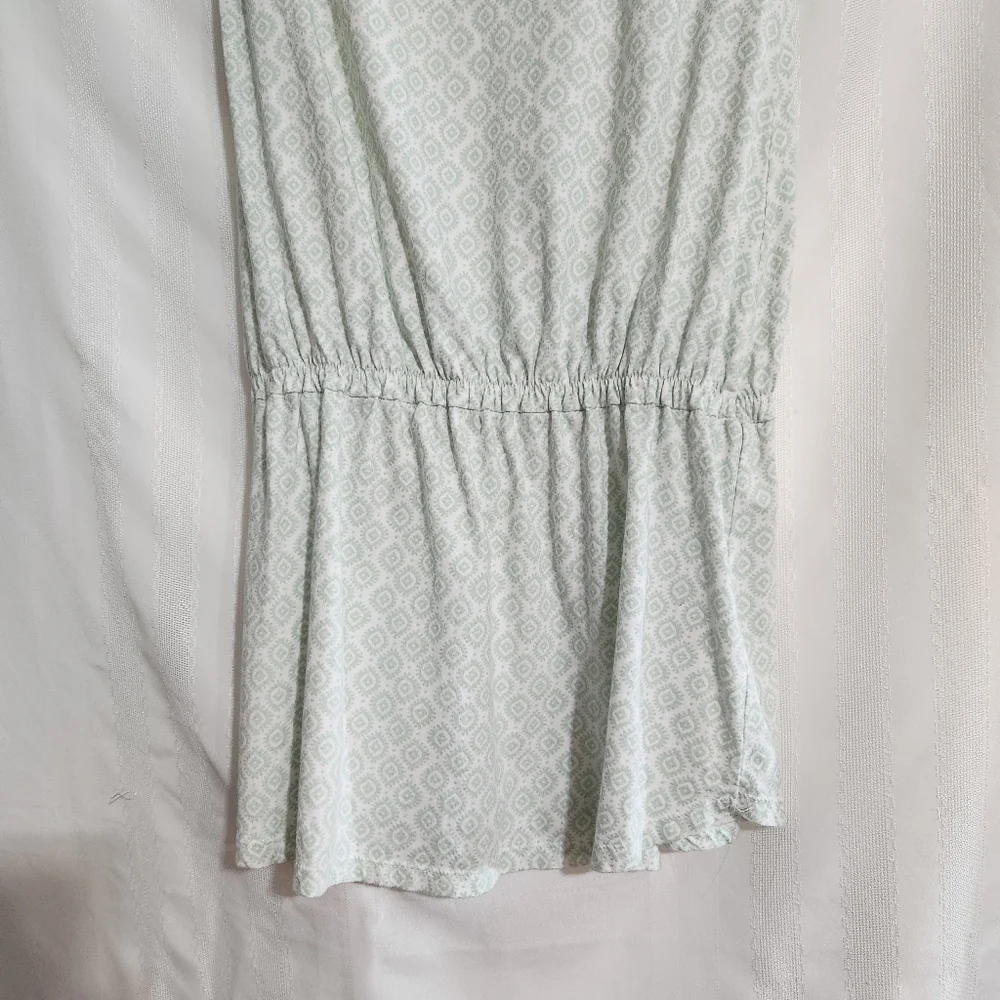 OLD NAVY, YOUTH WHITE/GREEN GEOMETRIC PATTERN,  CINCHED WAIST DRE SIZE XL A-89
